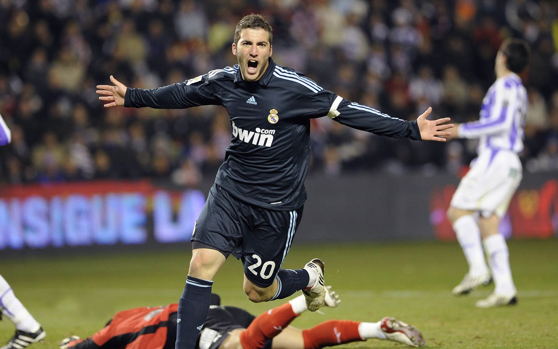 mk体育登录-曼城继续领跑，福登与哈兰德继续引领球队走向欧冠荣耀，福登和哈兰德